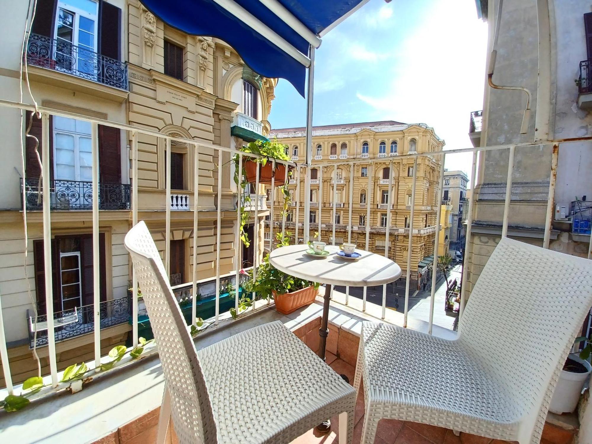 B&B Quattro Palazzi Napoli Centro المظهر الخارجي الصورة